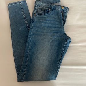 Skinny Jean stretch